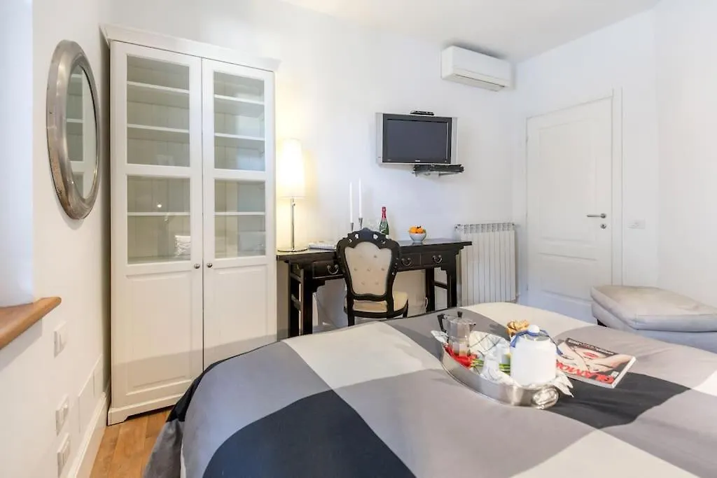 Florence Apartment Romantic View
